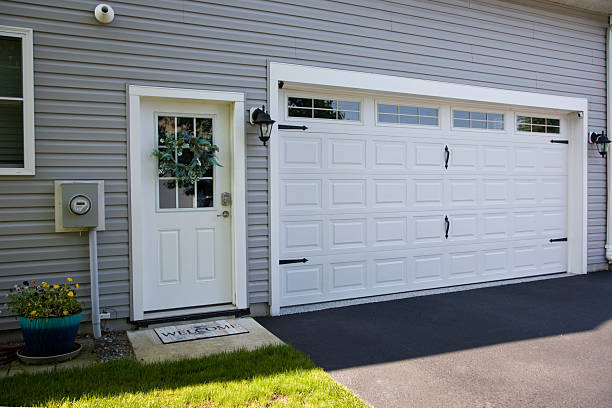 24/7 Emergency Garage Door Panel Replacement experts in Warren Park, IN